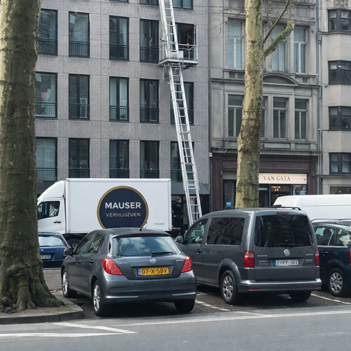 Verhuis met meubelbak en verhuislift